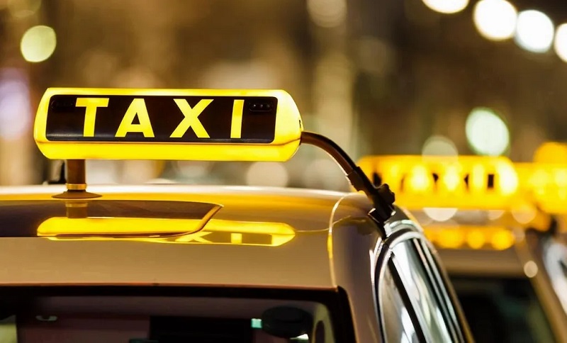 Factors To Consider While Getting An Airport Taxi