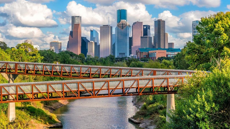 Why is Houston considered as the best vacation destination for travelers?