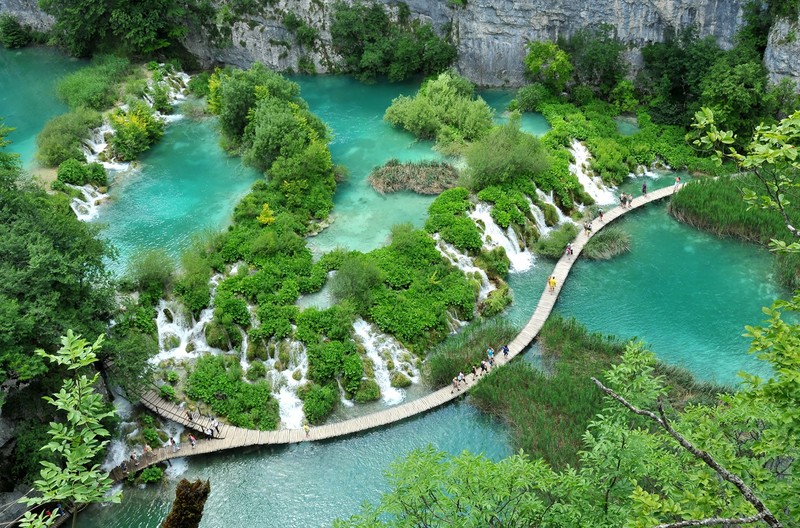 Explore The Huge Expanse Of Plitvice National Park