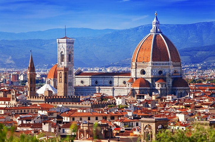 Relish the Moments Of Tourist Attractions And Stay In Italy