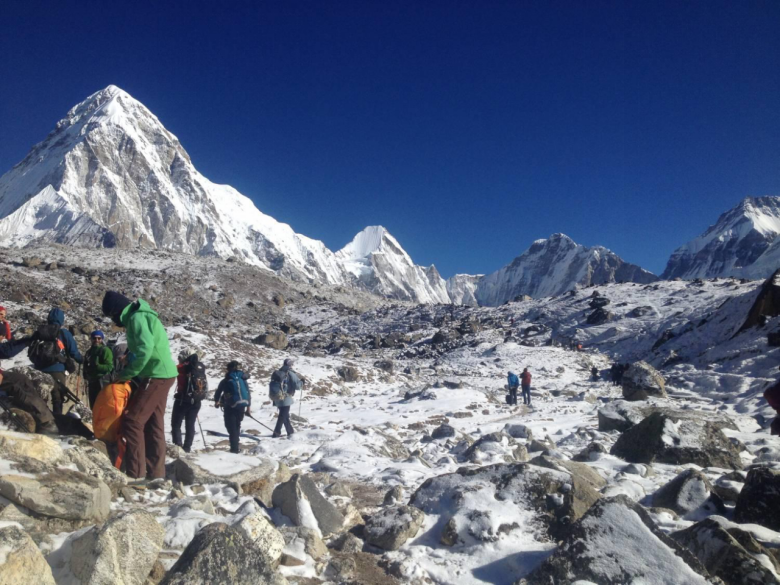 Climbing Everest Without Oxygen: A Detailed Overview