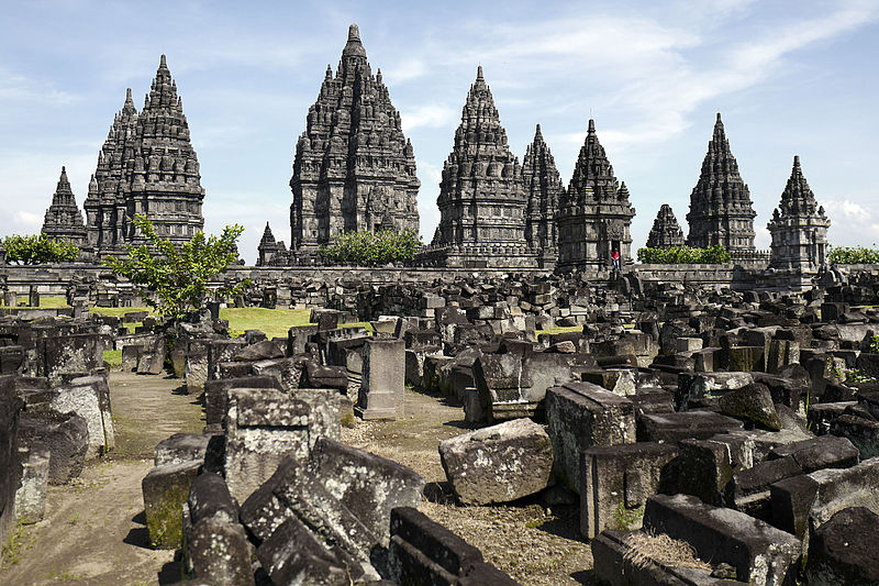5 Famous and Beautiful Temples in Indonesia