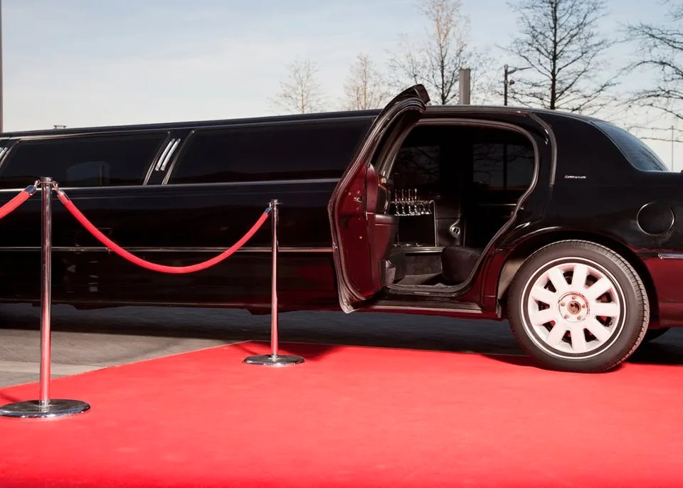 Planning for a Special Night? Rent a Limo for the Ultimate Glamorous Experience