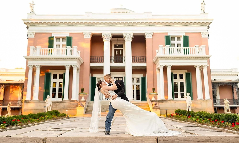 Nashville Elopement Packages for a Simple Wedding Experience
